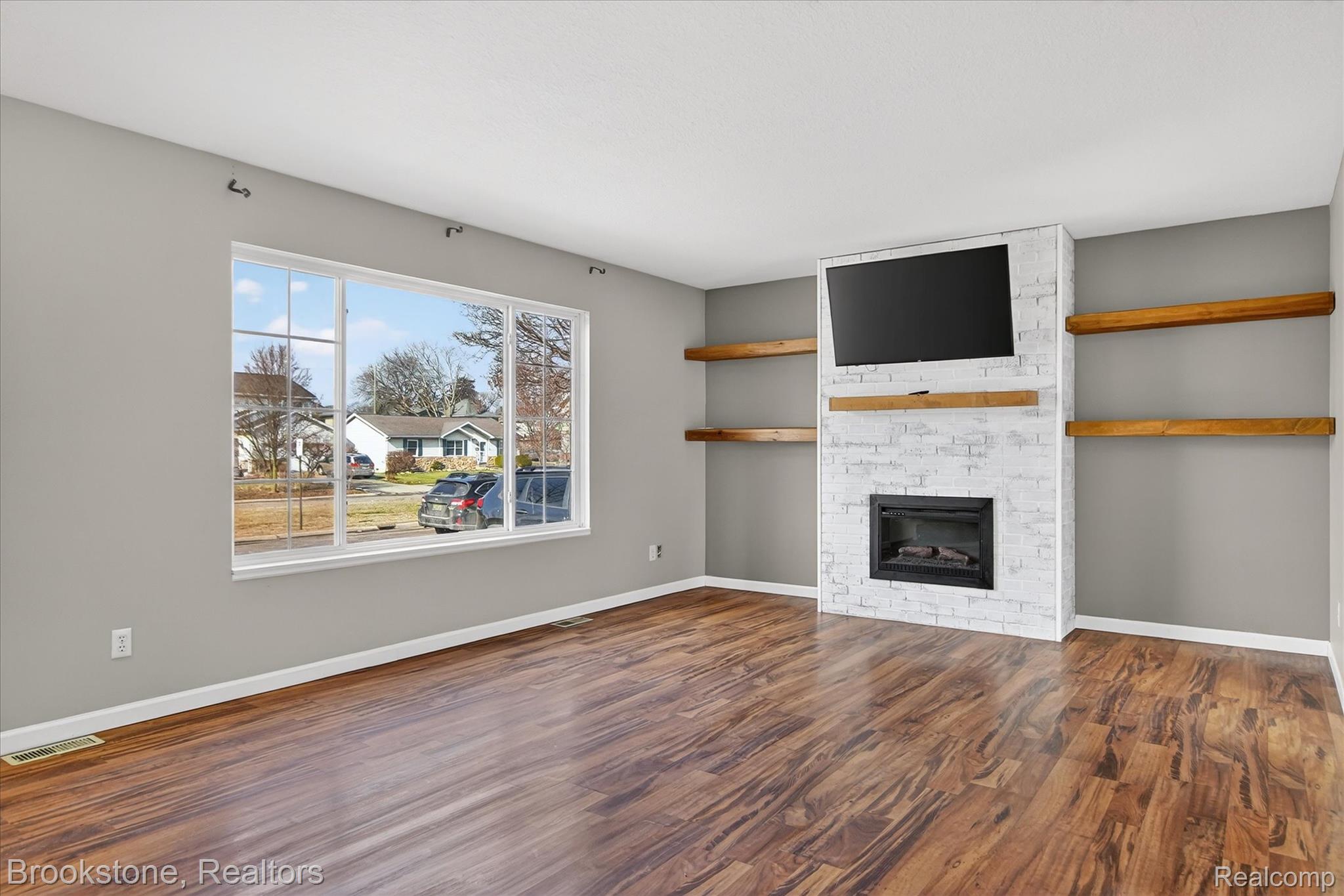 116 Maple Boulevard