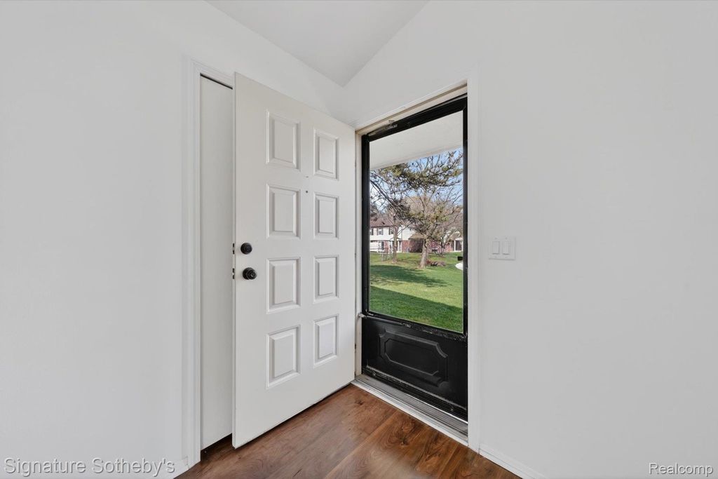 Photo of 1445 Dover Hill N, Walled Lake City, MI 48390 (MLS # 20261024793)