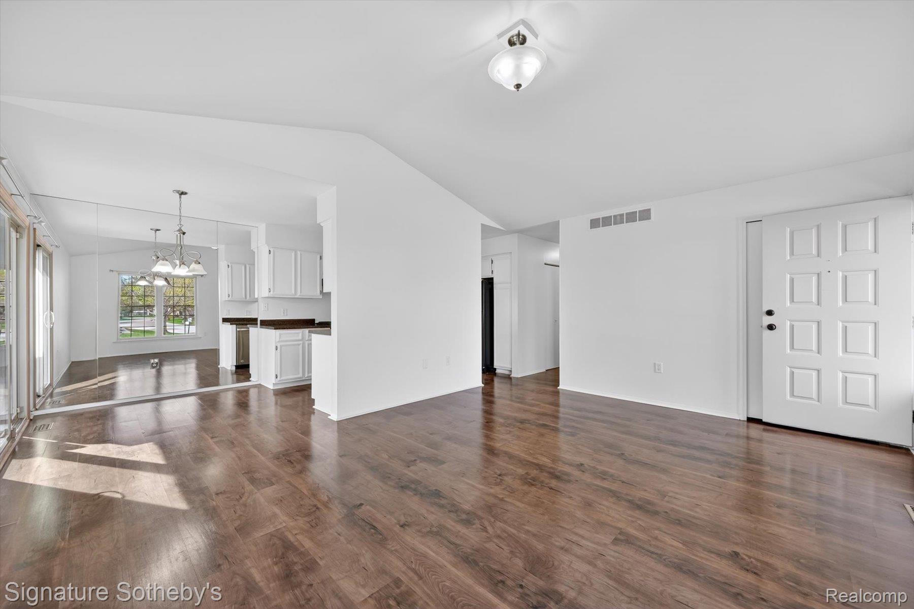 1445 Dover Hill N