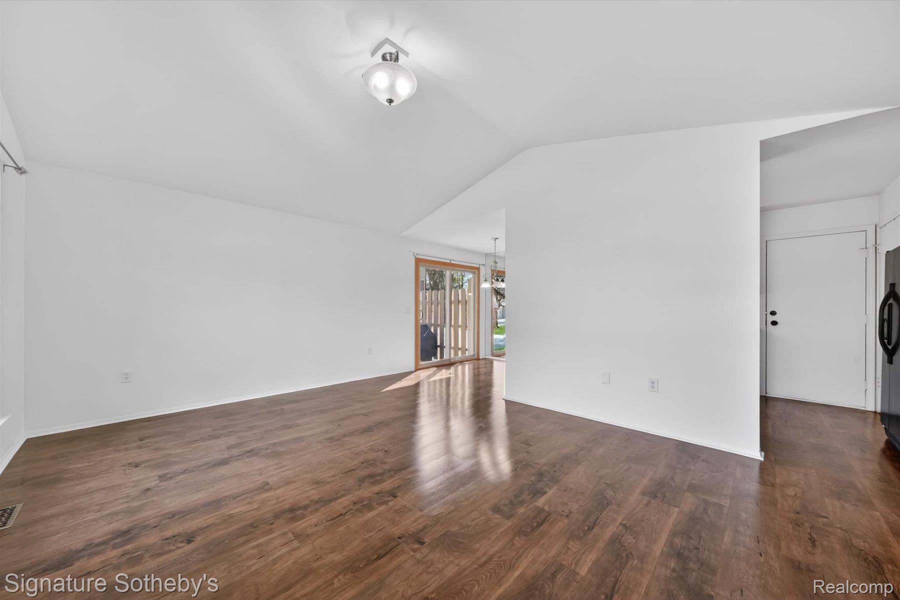 1445 Dover Hill N