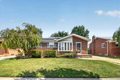 24584 Marine Avenue Eastpointe City MI 48021