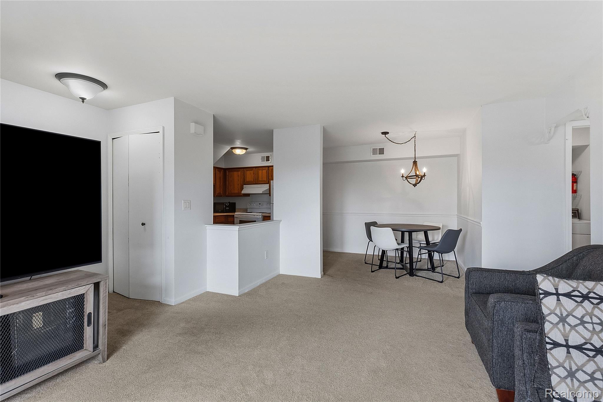 253 Pinewood Circle