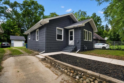 Photo of 70 Kelley Avenue, Battle Creek City, MI 49017 (MLS # 66026047987)