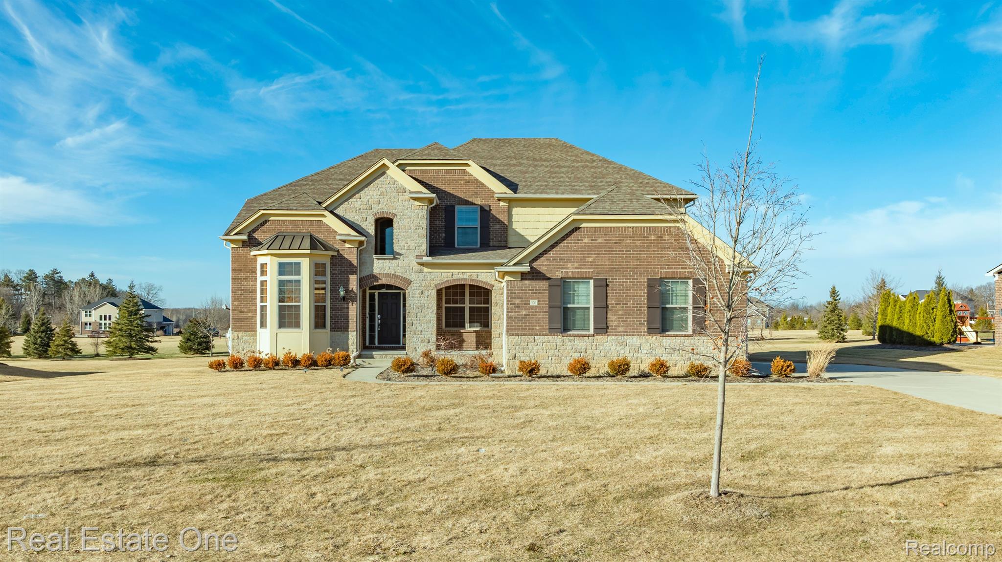 101 OAKLAND CREST Drive