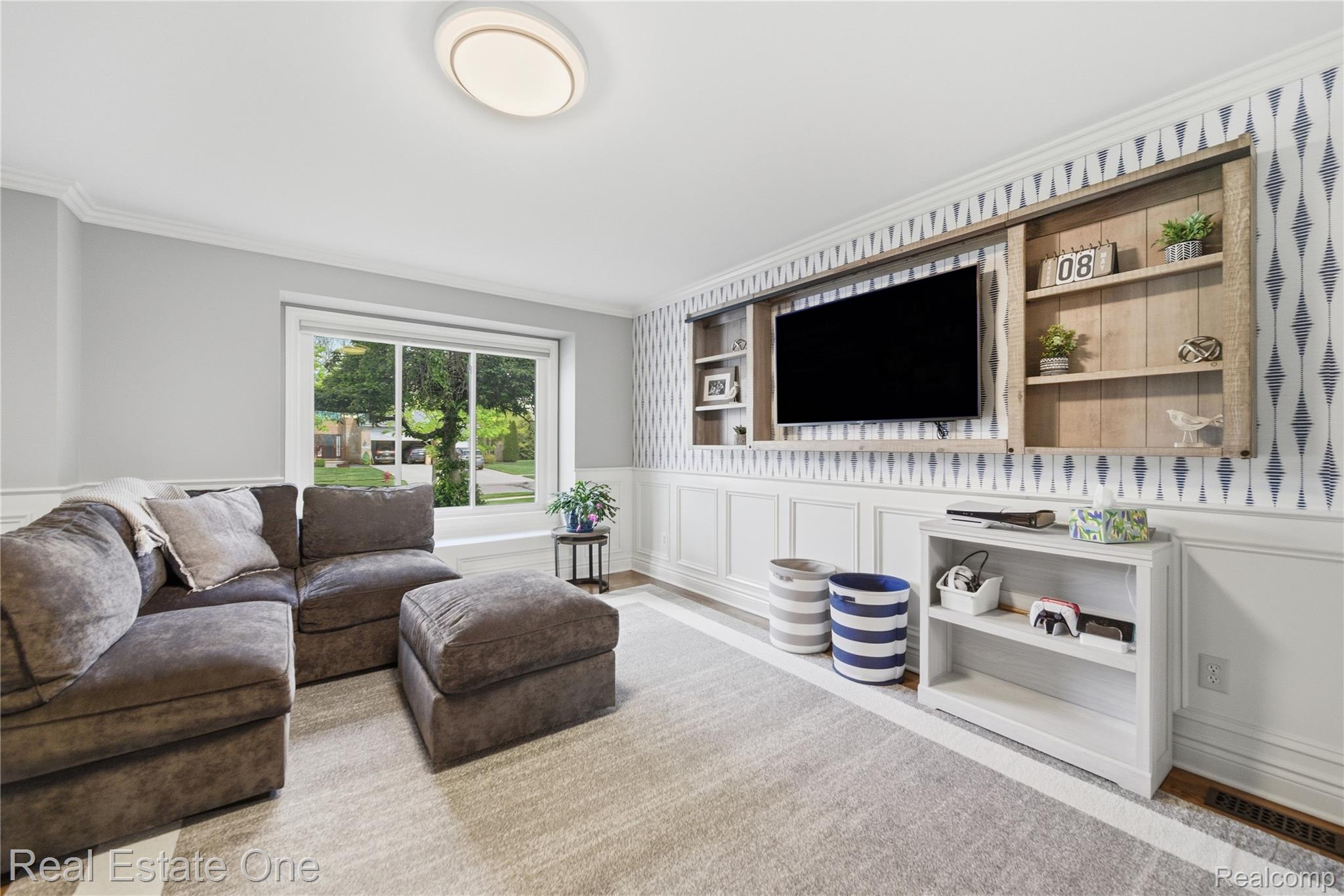 1031 Crestwood Court