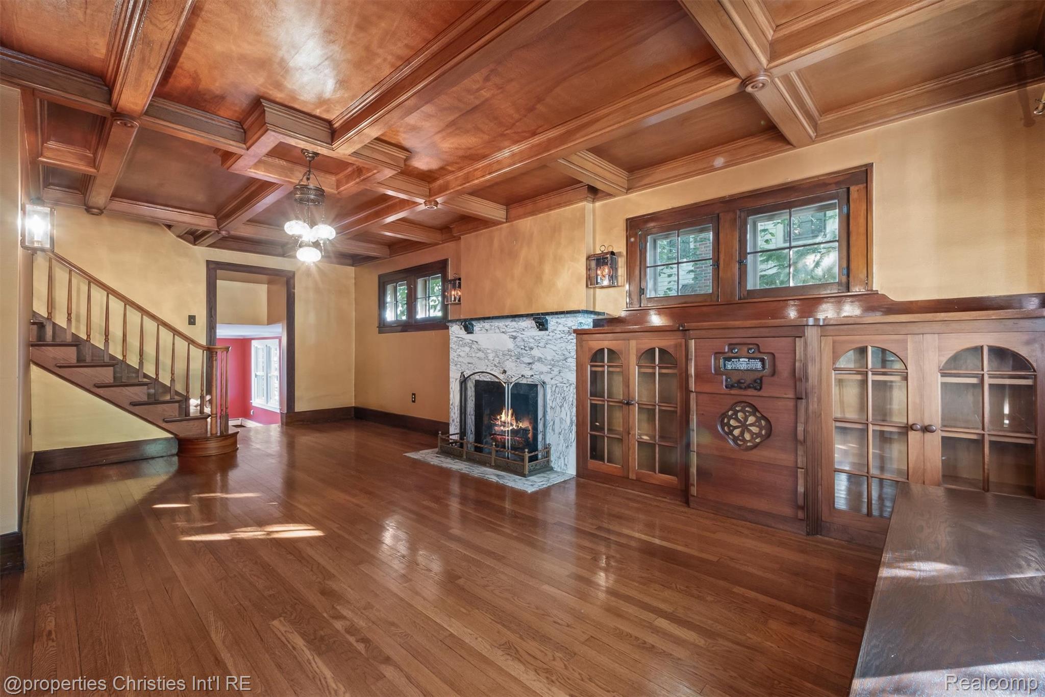 513 E Lincoln Avenue