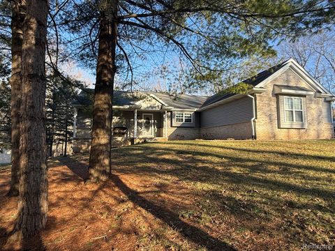 9633 Longmeadow Street Tyrone Township MI 48430