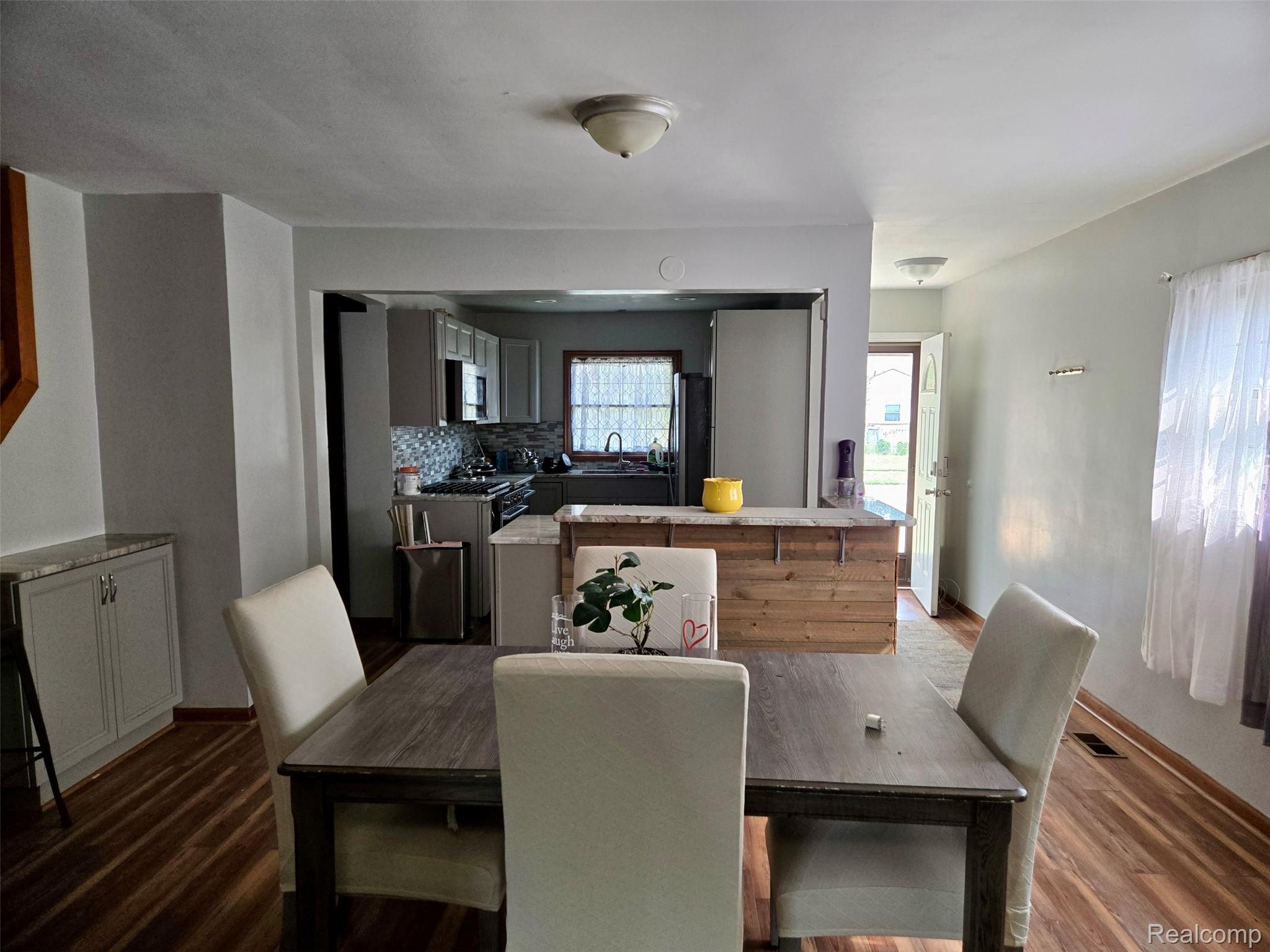 20616 Lancaster Street