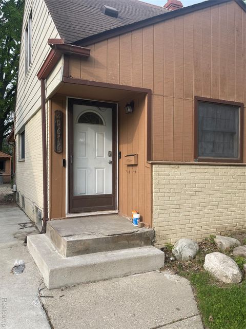 20616 Lancaster Street Harper Woods City MI 48225