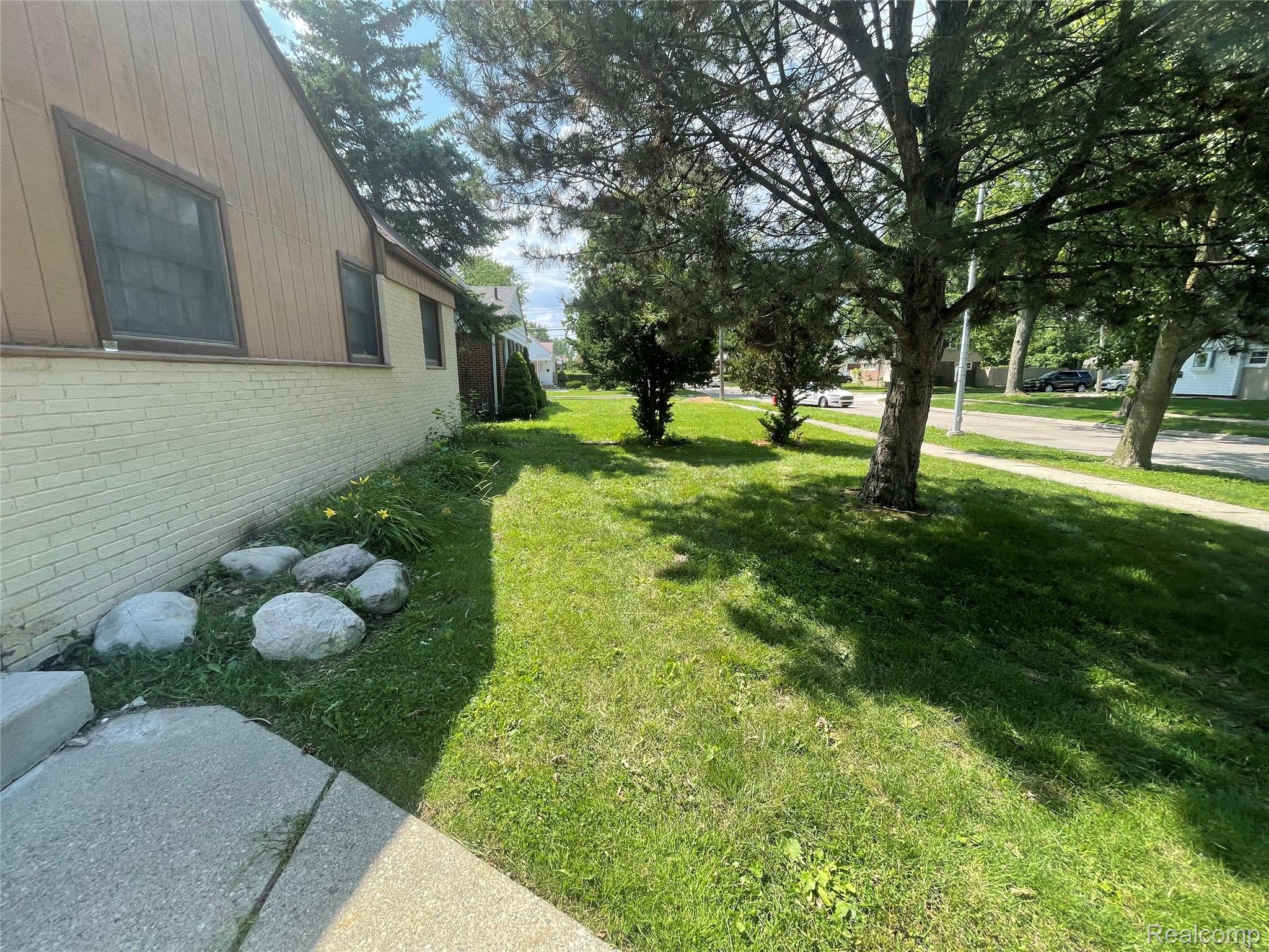 20616 Lancaster Street