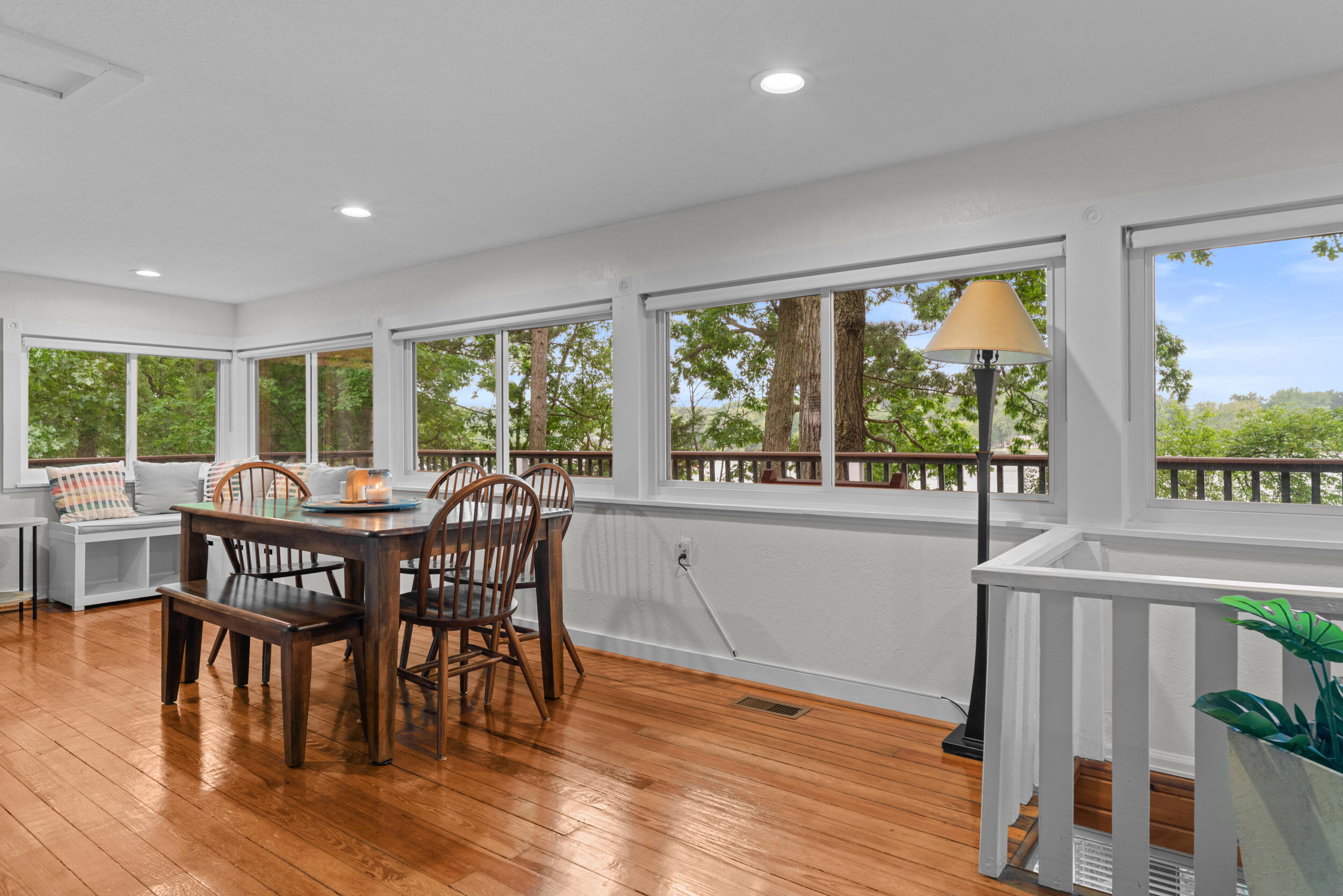 3184 N Lakeshore Drive