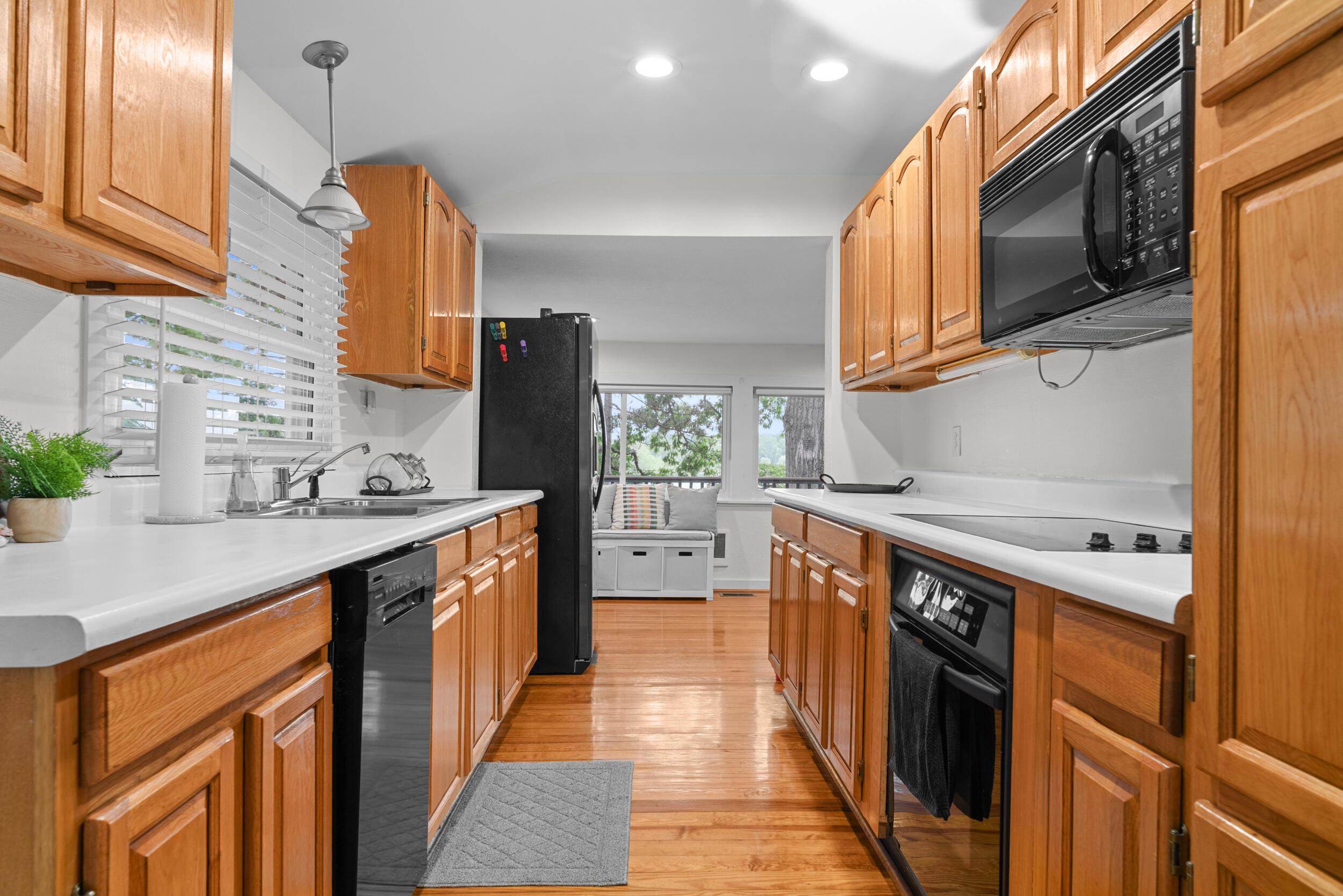 3184 N Lakeshore Drive