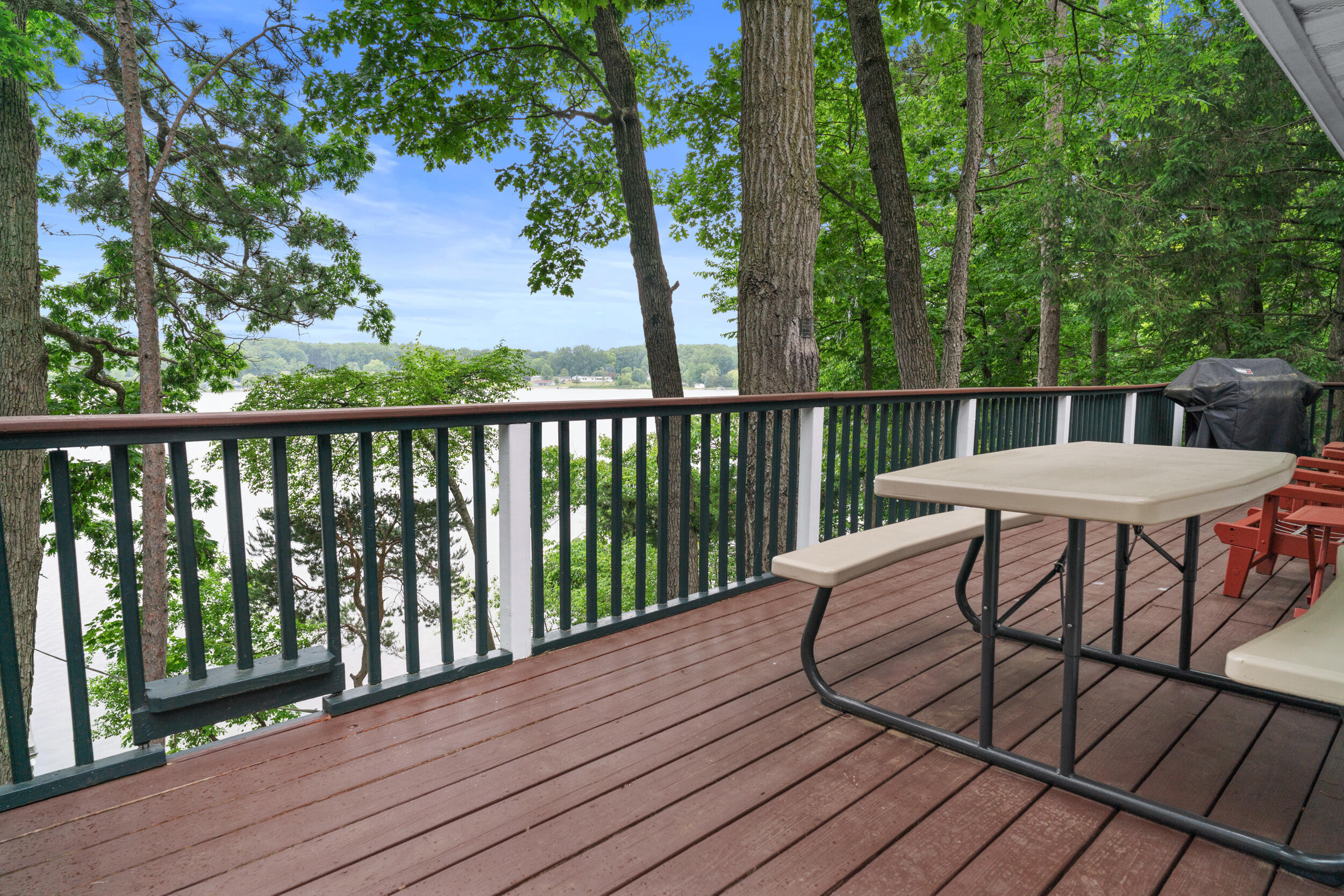 3184 N Lakeshore Drive