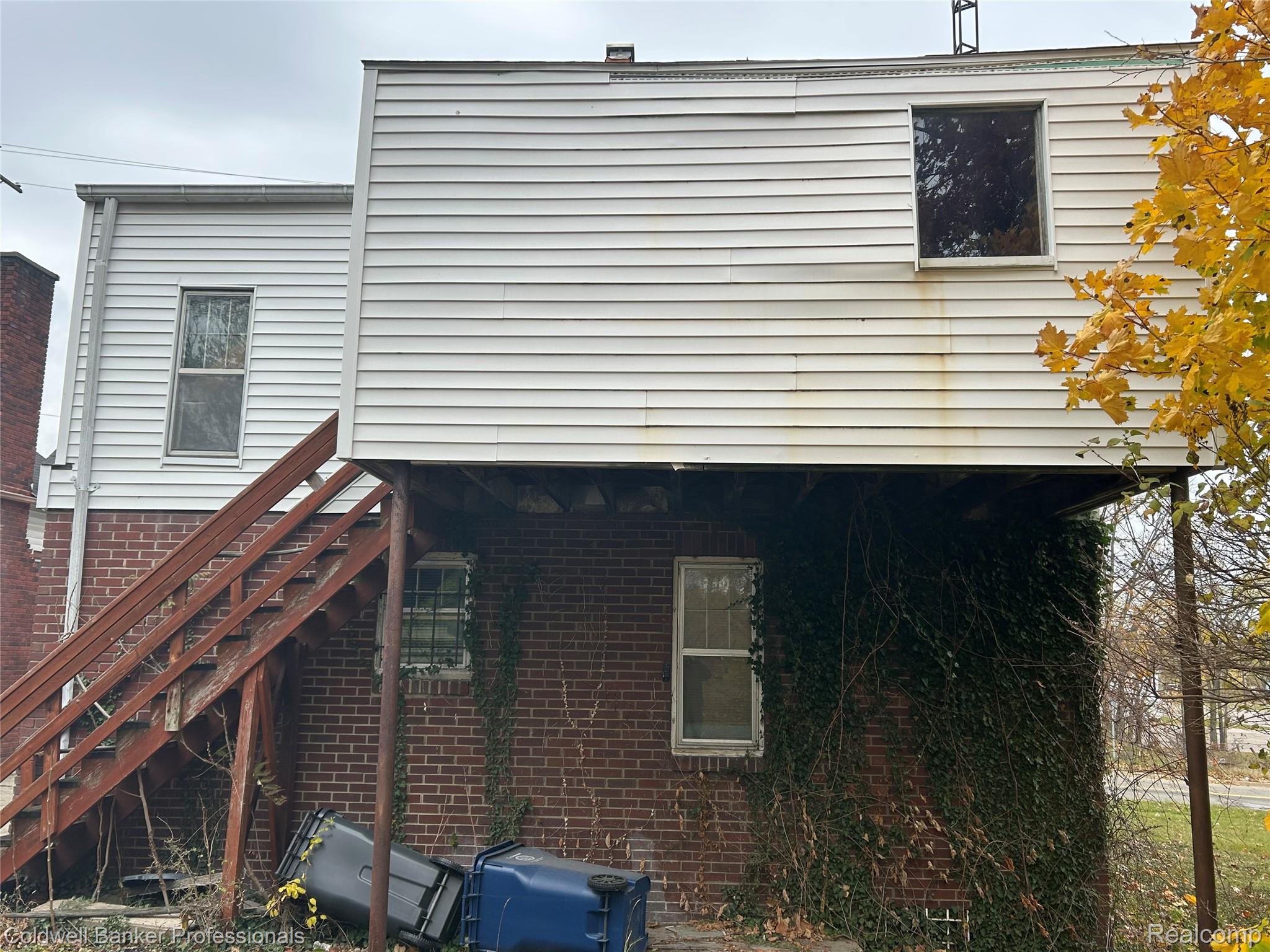 638 E Pasadena Avenue