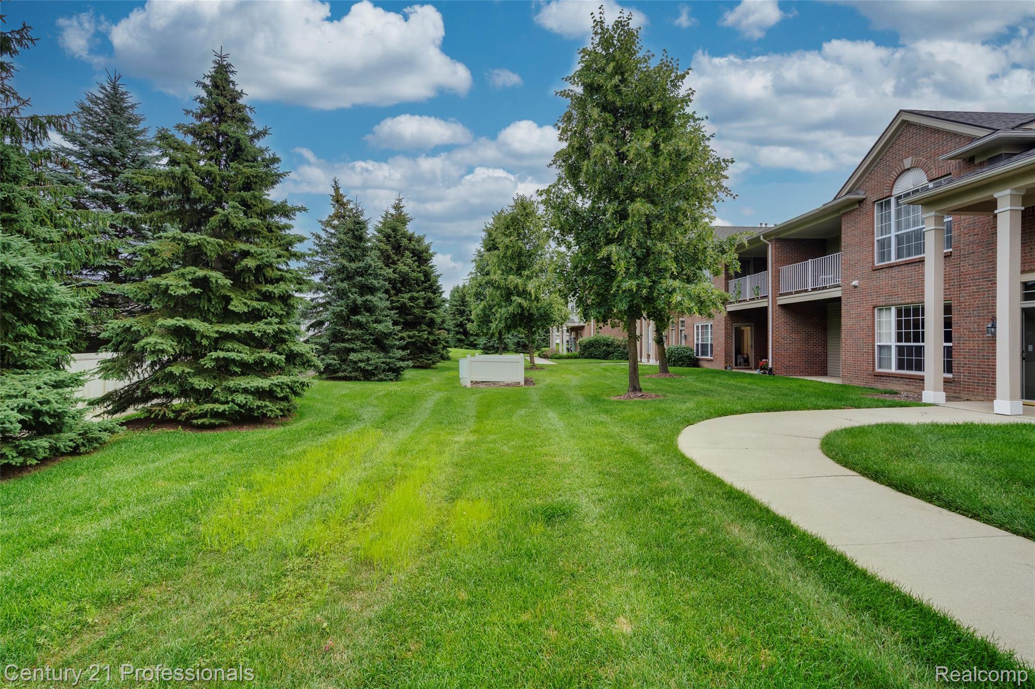 12107 Chesapeake Circle