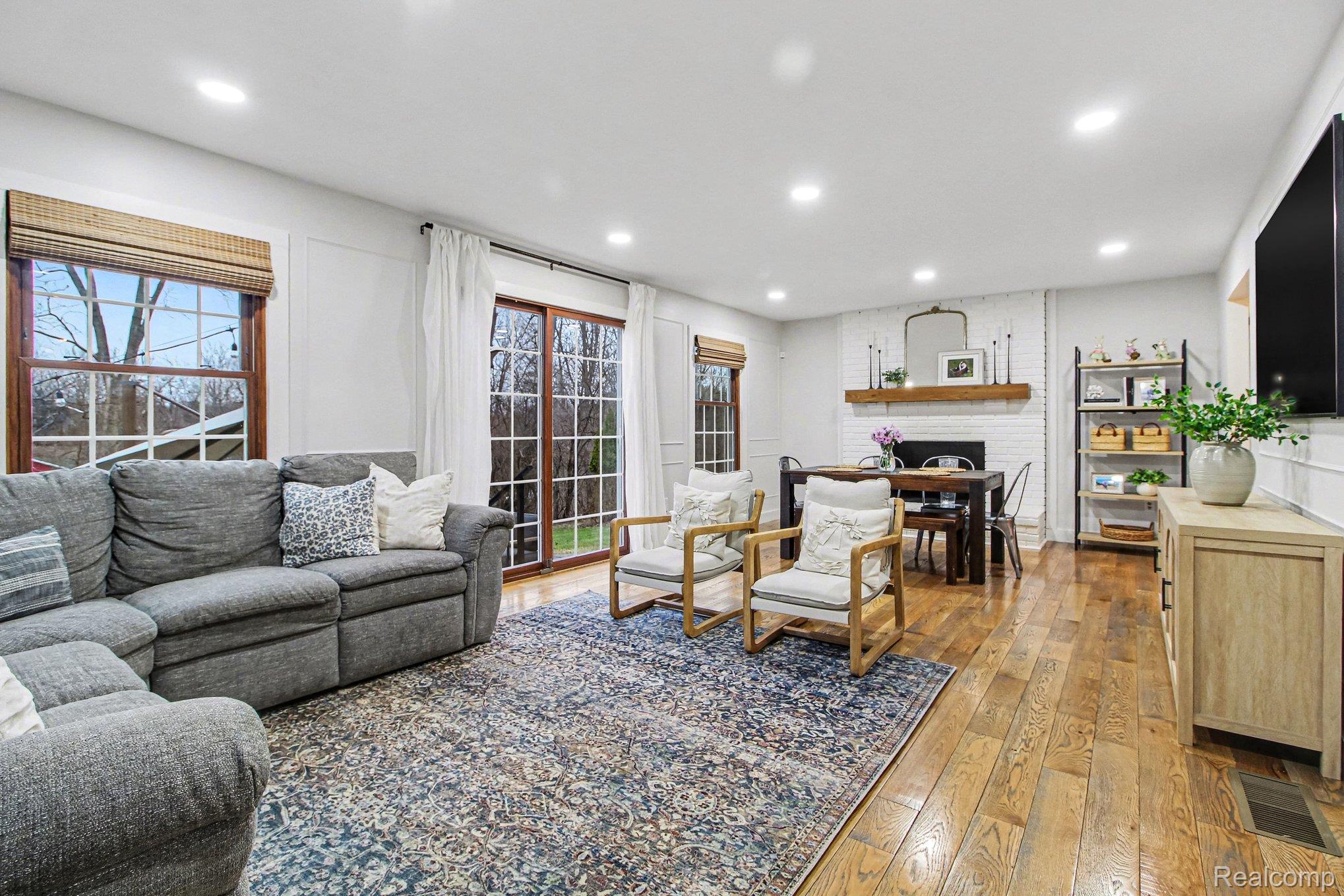 6419 Appleridge Road