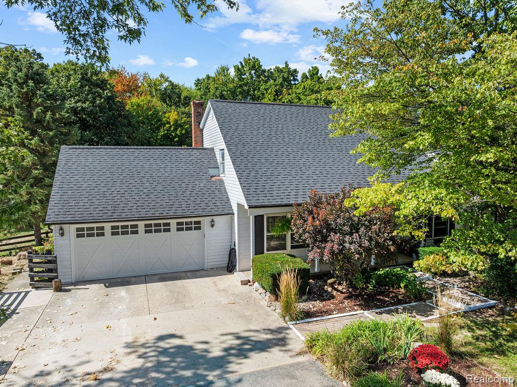 2715 Cullen Road