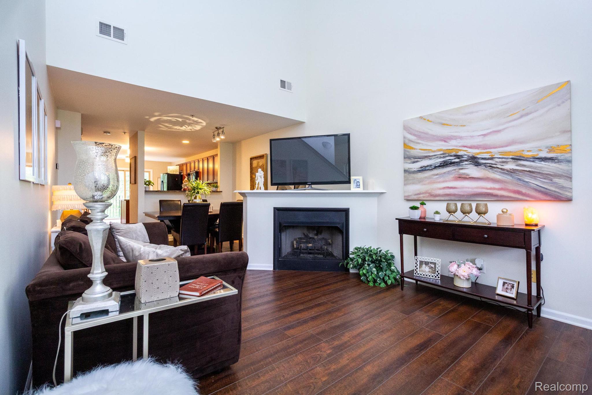 605 Village Lane