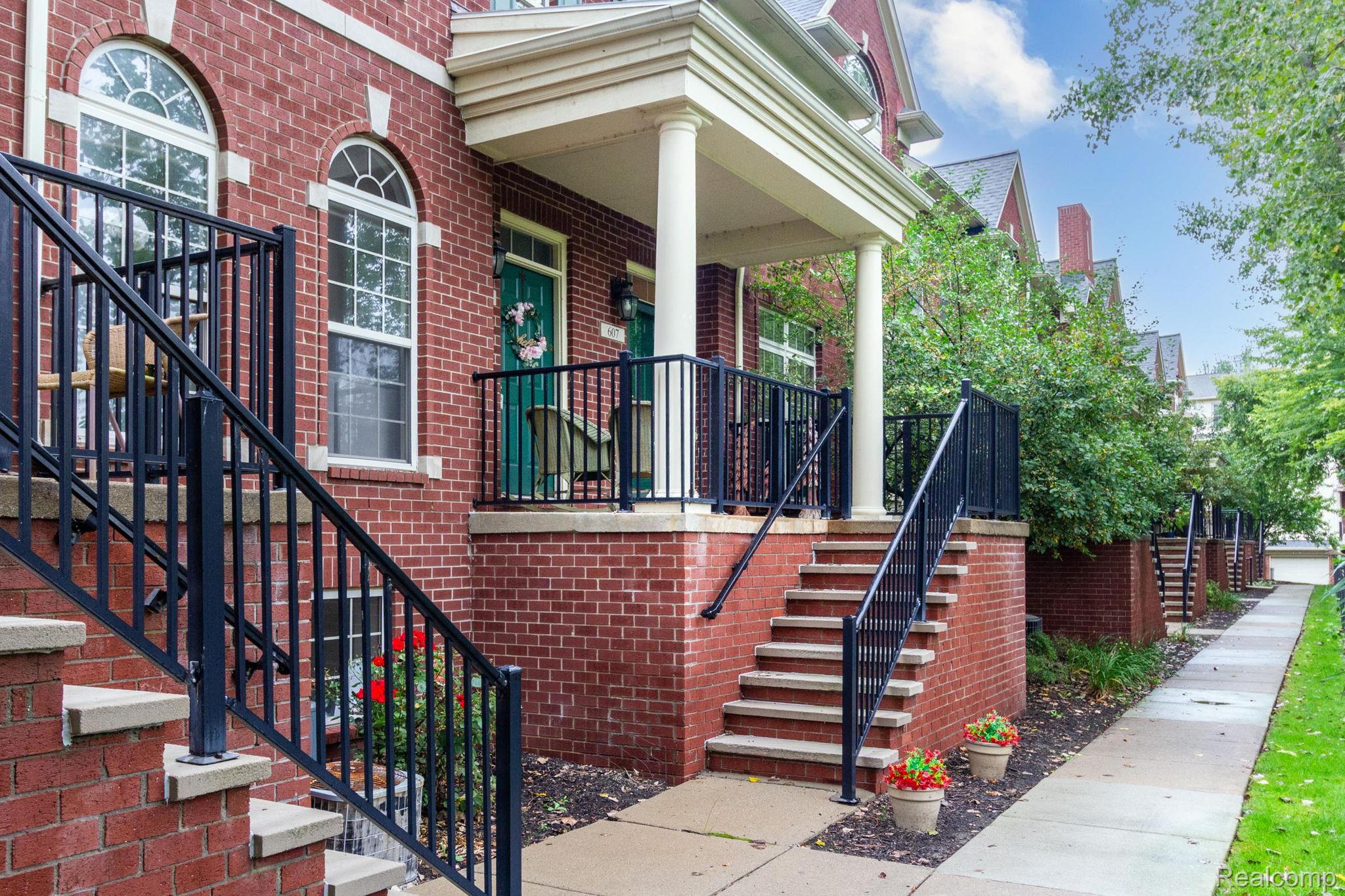 605 Village Lane