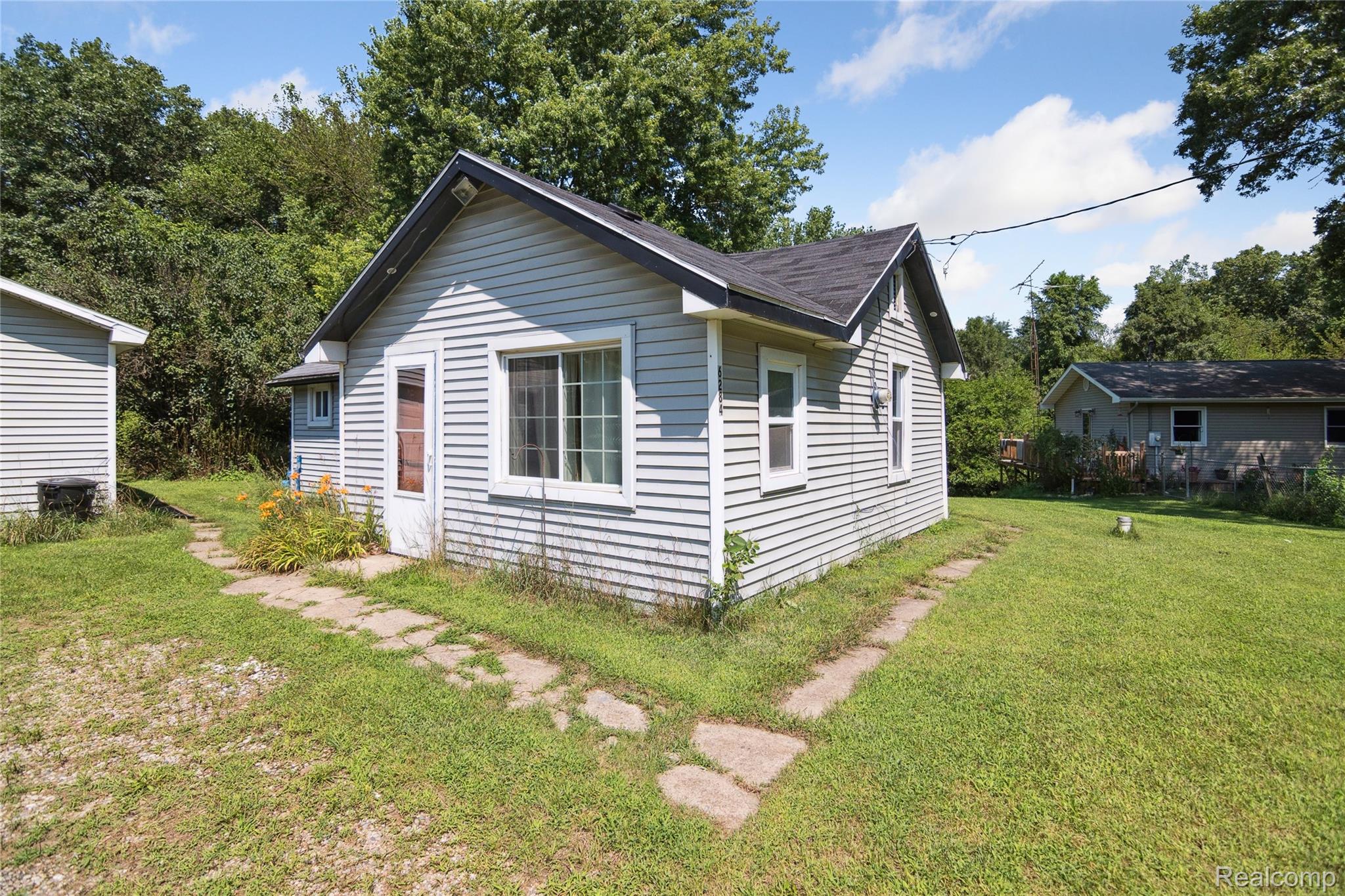 6284 Brooklyn Road