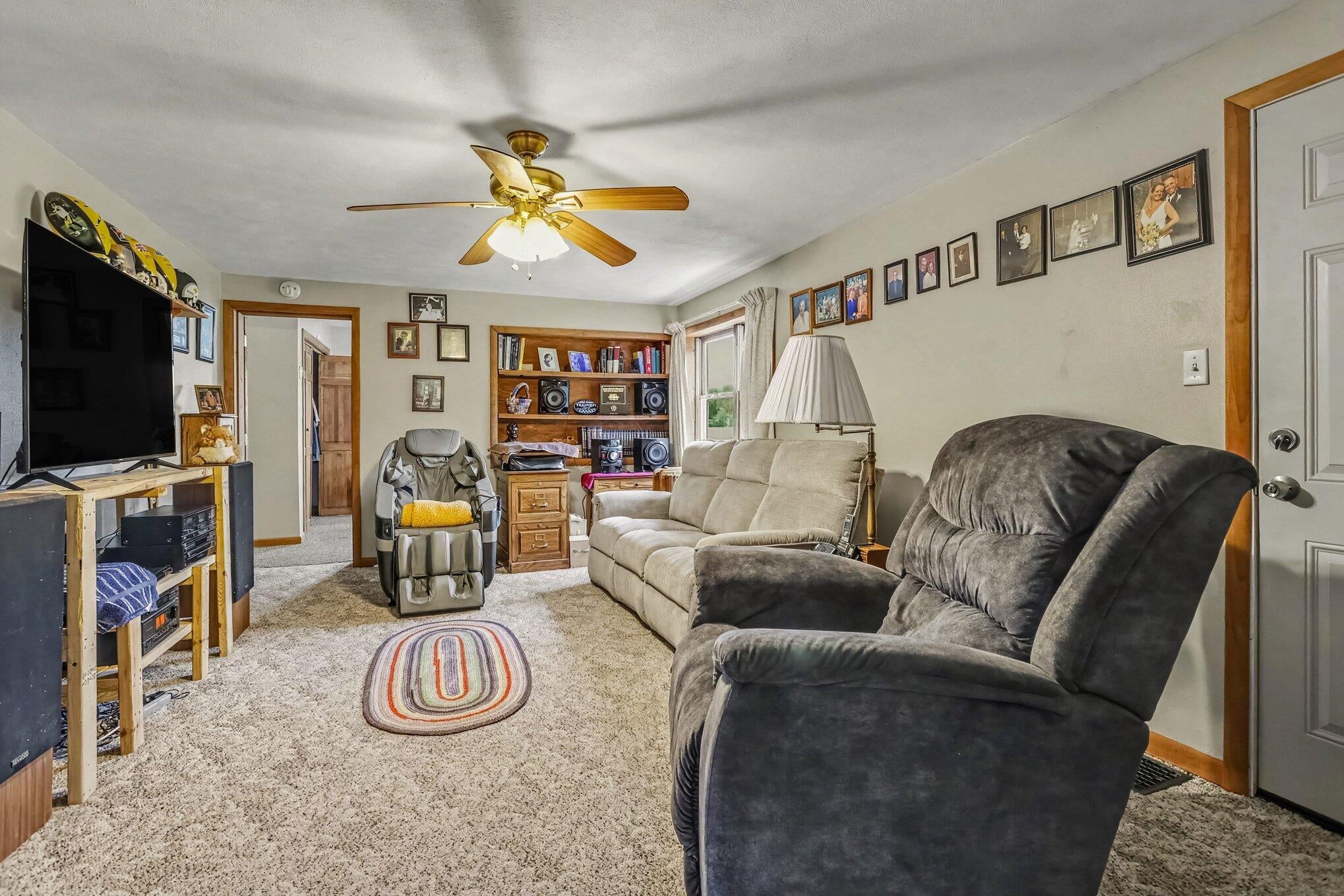 12151 M 216