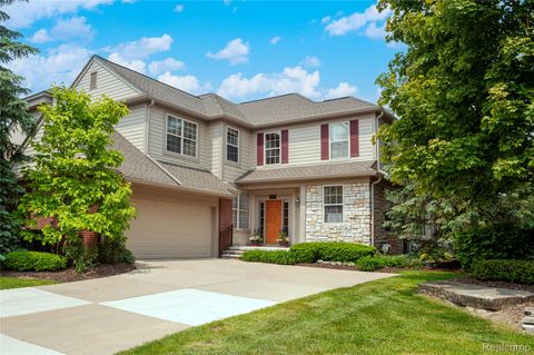 3845 Winding Brook Circle Rochester Hills City MI 48309