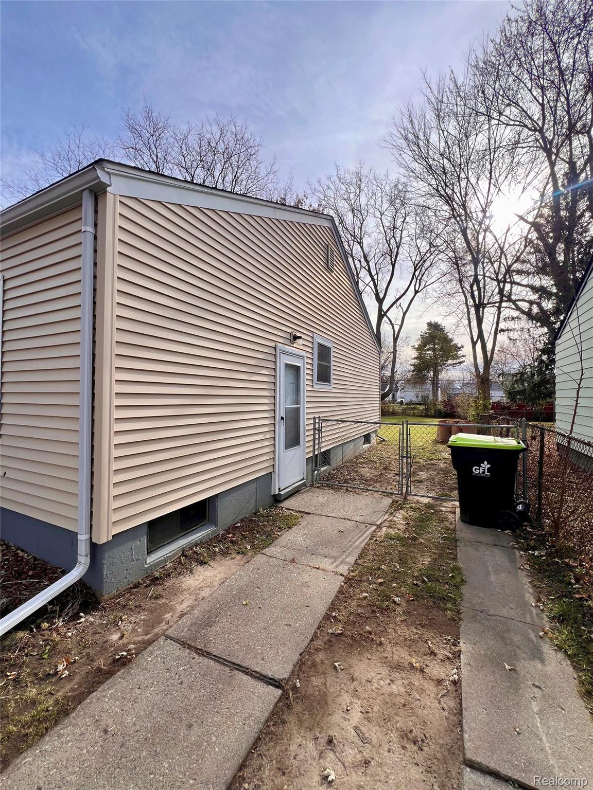 235 W Rutgers Avenue