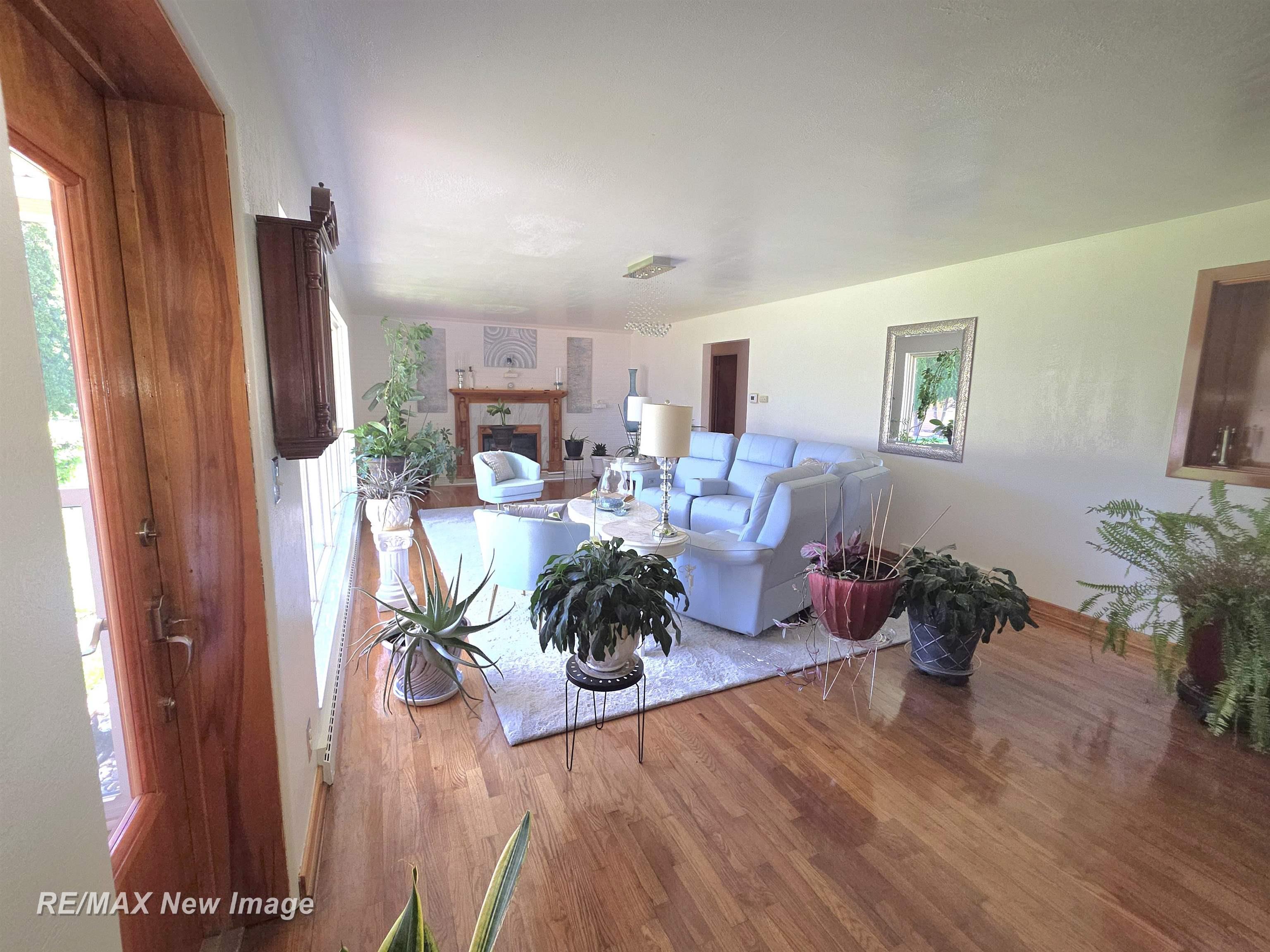 77 Elmview Court