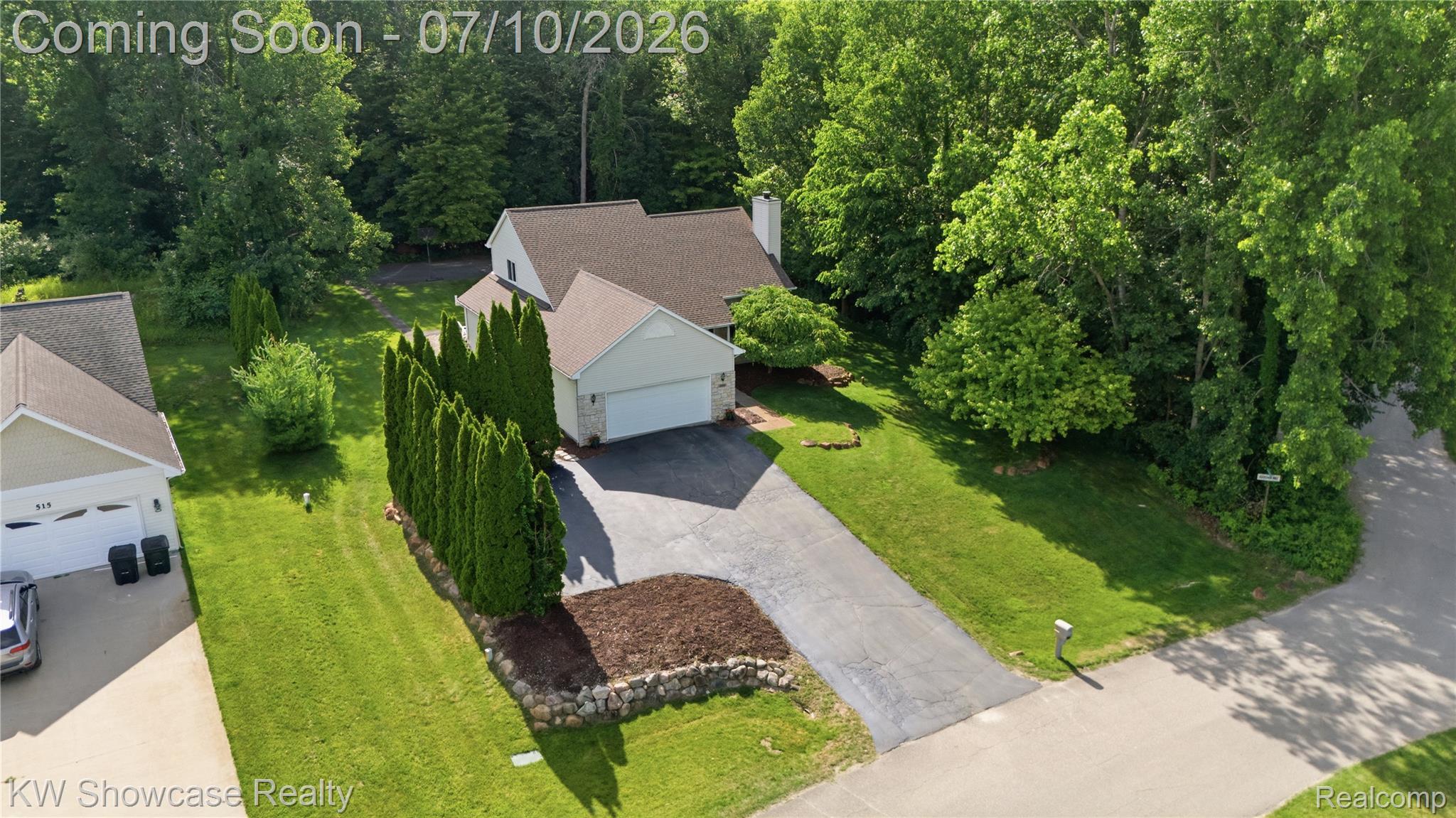 525 Aarons Way