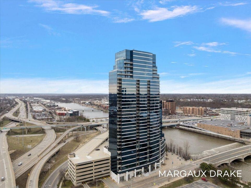 335 Bridge Street NW 3200