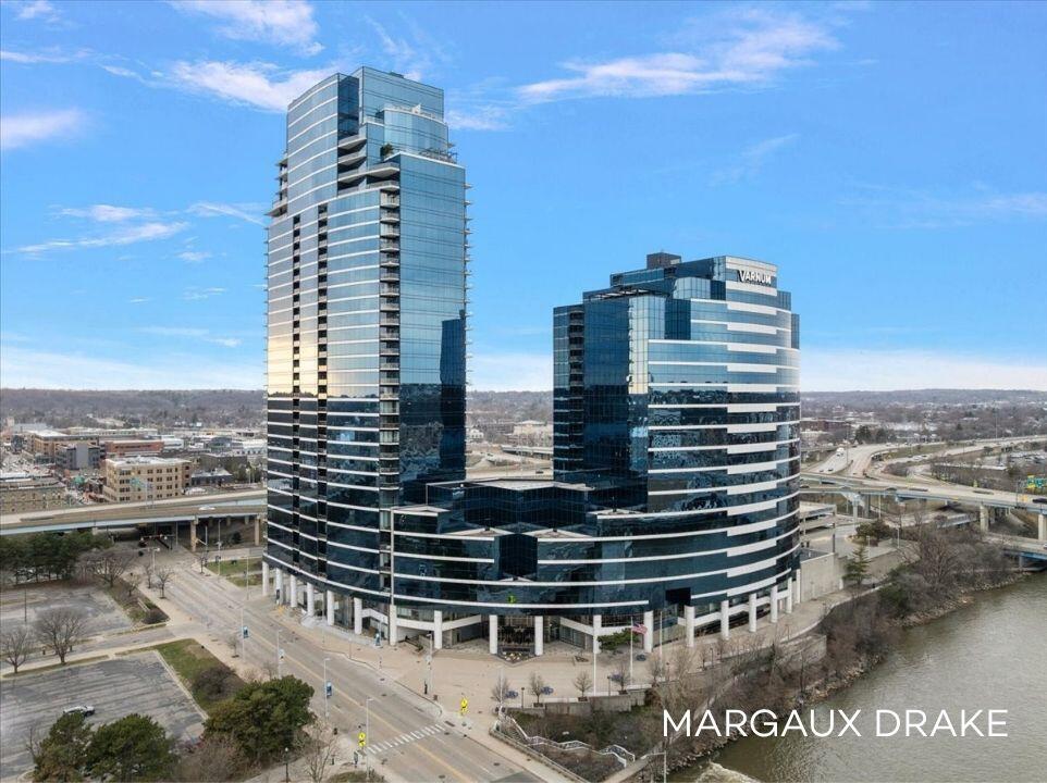 335 Bridge Street NW 3200