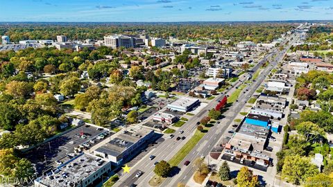 30333 WOODWARD Avenue Royal Oak City MI 48073