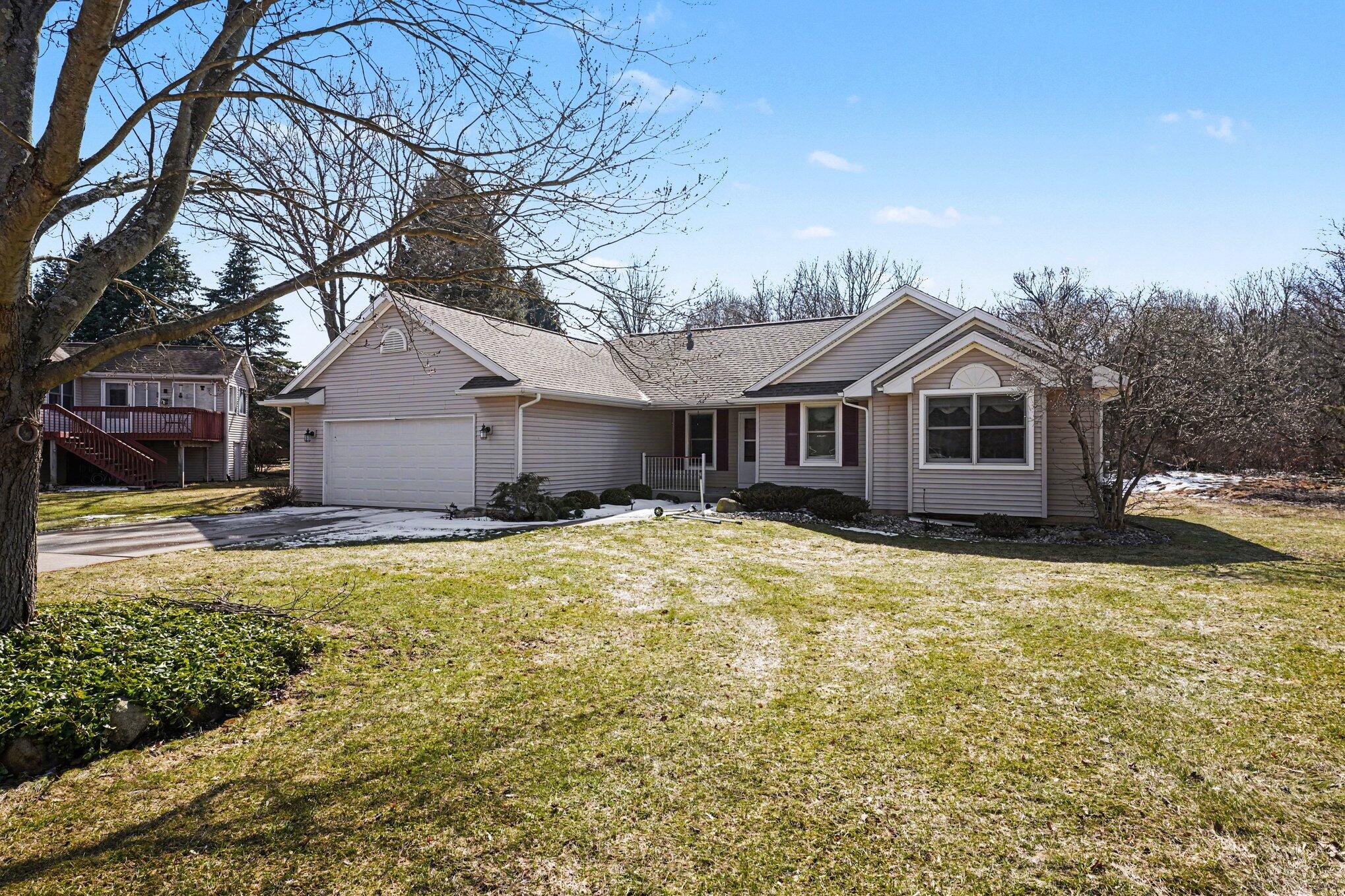 8135 Robinbrook Street