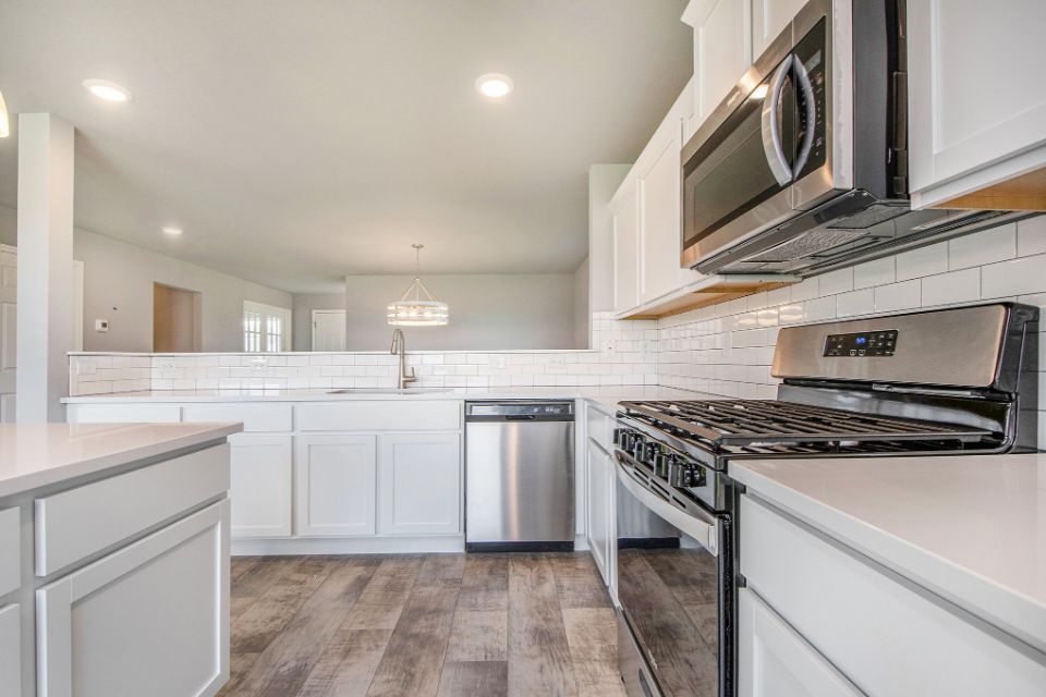 7345 GERALDINE Circle