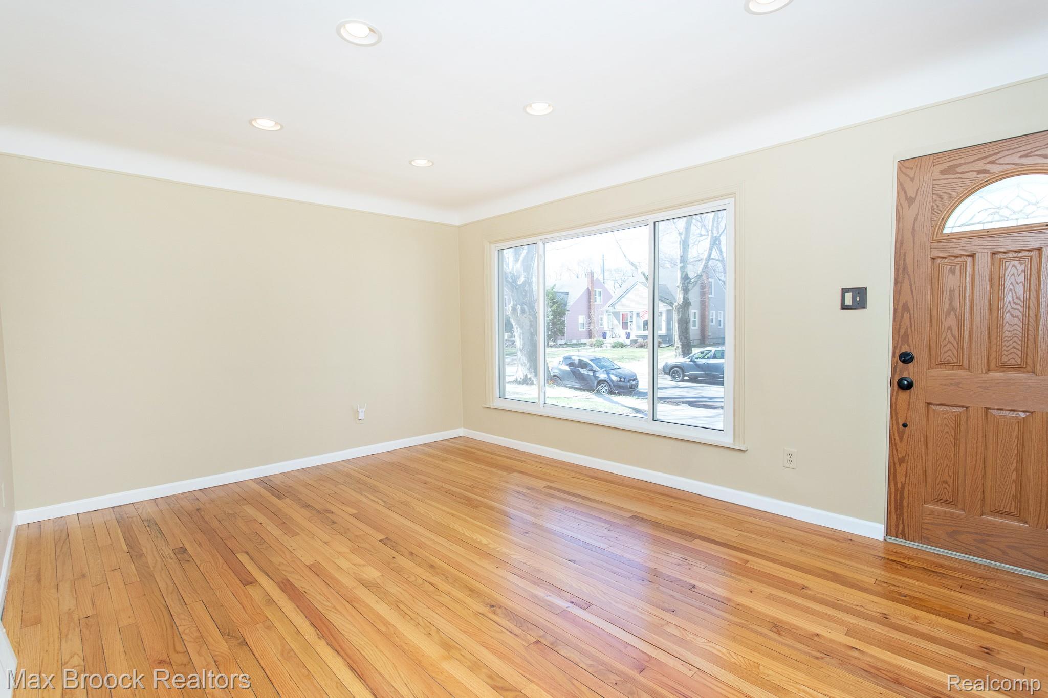 718 Meadowdale Street