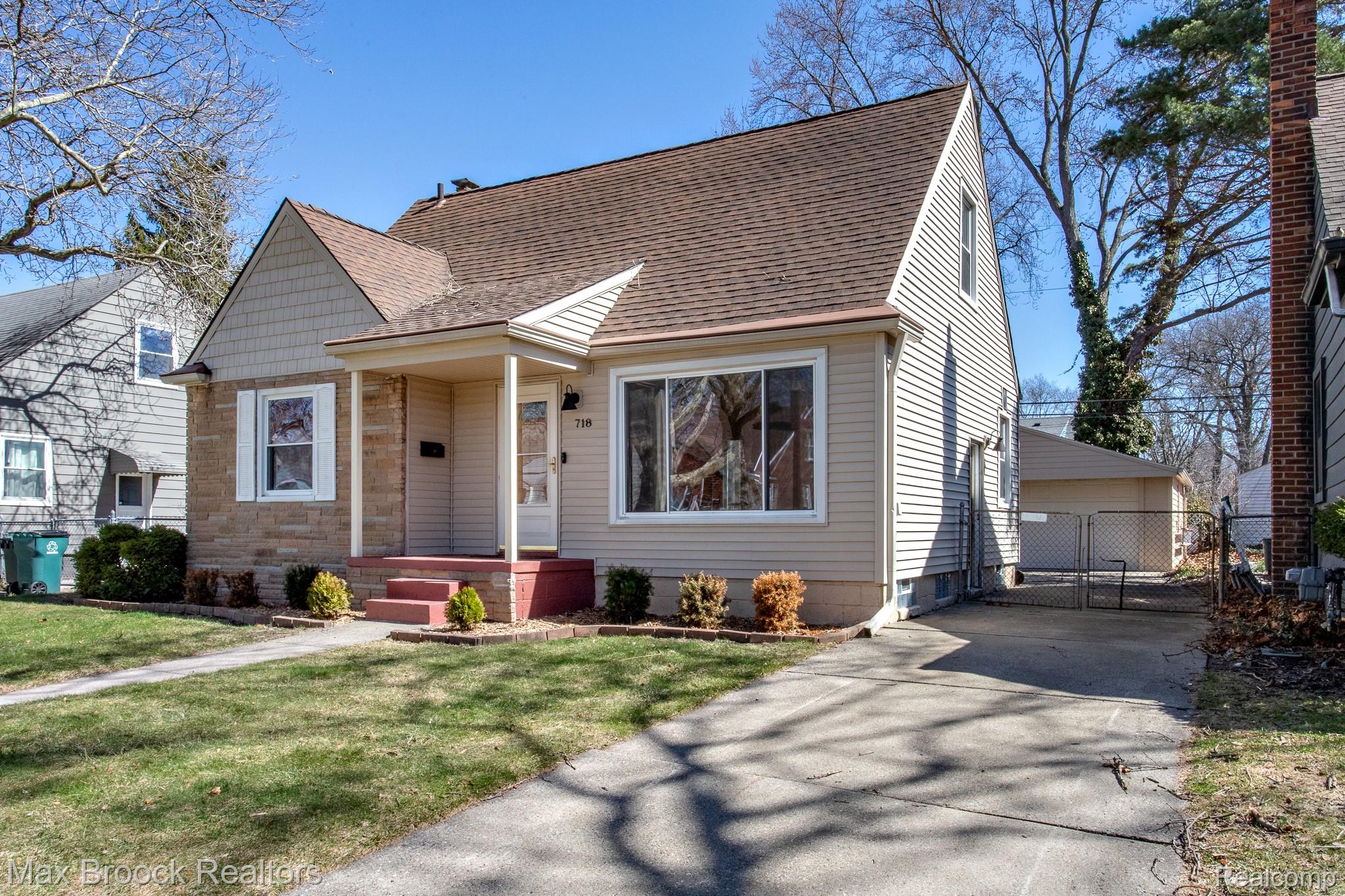 718 Meadowdale Street