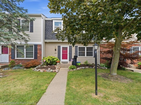 Photo of 1208 Lear Ct, Rochester Hills City, MI 48307 (MLS # 20261070184)