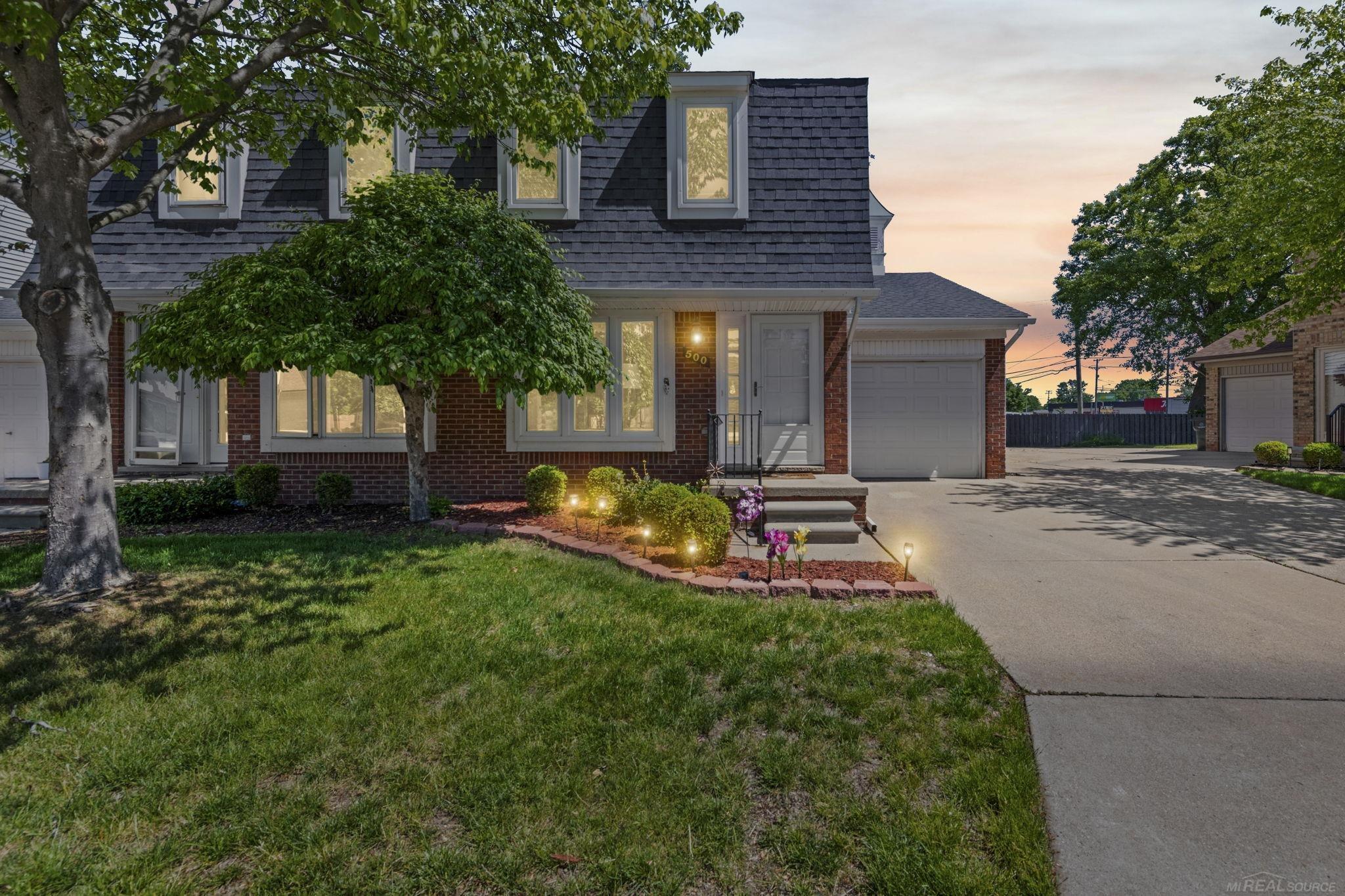 500 Pineview Court