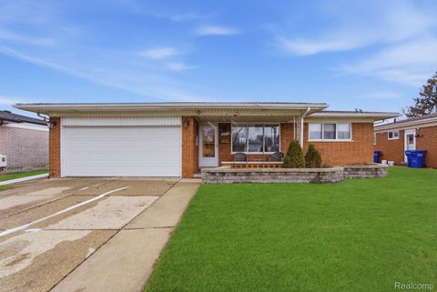 14135 Ivanhoe Drive Warren City MI 48088