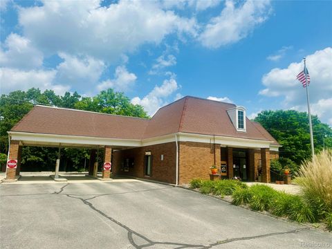 222 W MAIN Street Pinckney Village MI 48169