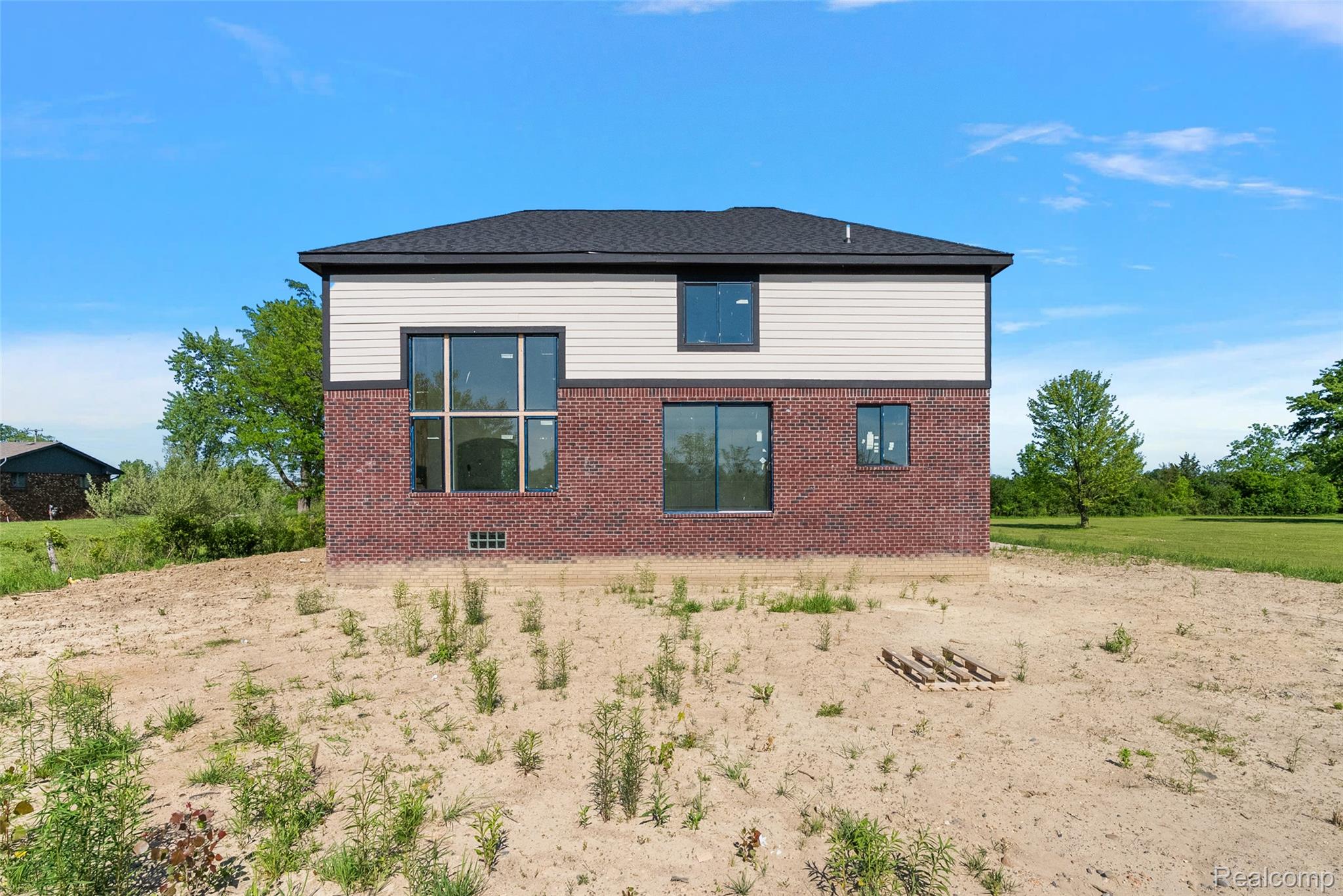 60637 Schoenherr Road Road