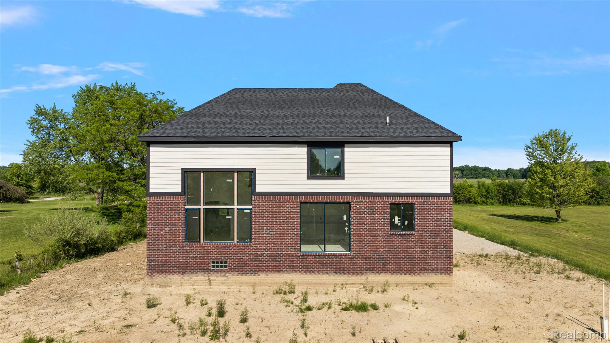 60637 Schoenherr Road Road