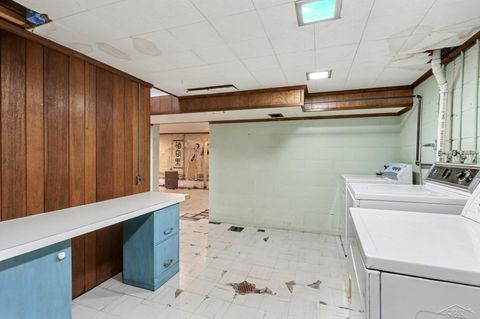 Tiny photo for 1308 N Dewitt Street, Bay City City, MI 48706 (MLS # 61050196383)