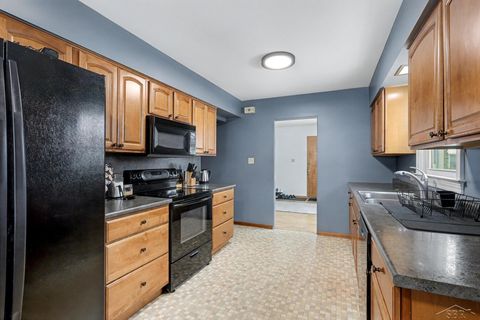 Tiny photo for 1308 N Dewitt Street, Bay City City, MI 48706 (MLS # 61050196383)