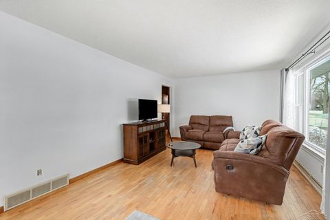 Tiny photo for 1308 N Dewitt Street, Bay City City, MI 48706 (MLS # 61050196383)