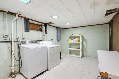 Tiny photo for 1308 N Dewitt Street, Bay City City, MI 48706 (MLS # 61050196383)