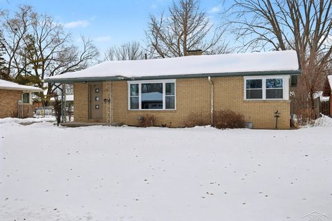 Tiny photo for 1308 N Dewitt Street, Bay City City, MI 48706 (MLS # 61050196383)