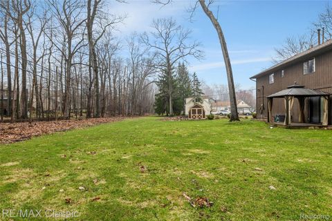 Tiny photo for 3642 Ashview Street, West Bloomfield Charter Township, MI 48324 (MLS # 20261018401)