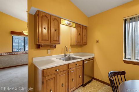 Tiny photo for 3642 Ashview Street, West Bloomfield Charter Township, MI 48324 (MLS # 20261018401)