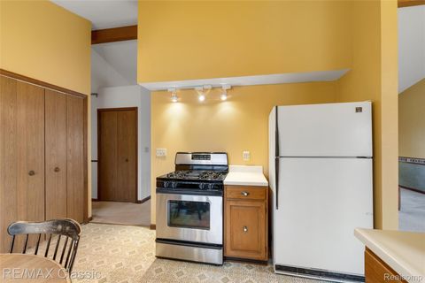 Tiny photo for 3642 Ashview Street, West Bloomfield Charter Township, MI 48324 (MLS # 20261018401)